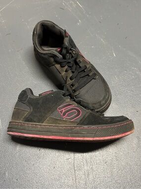 Five Ten freerider Women's mountain biking shoes Black & Pink leather